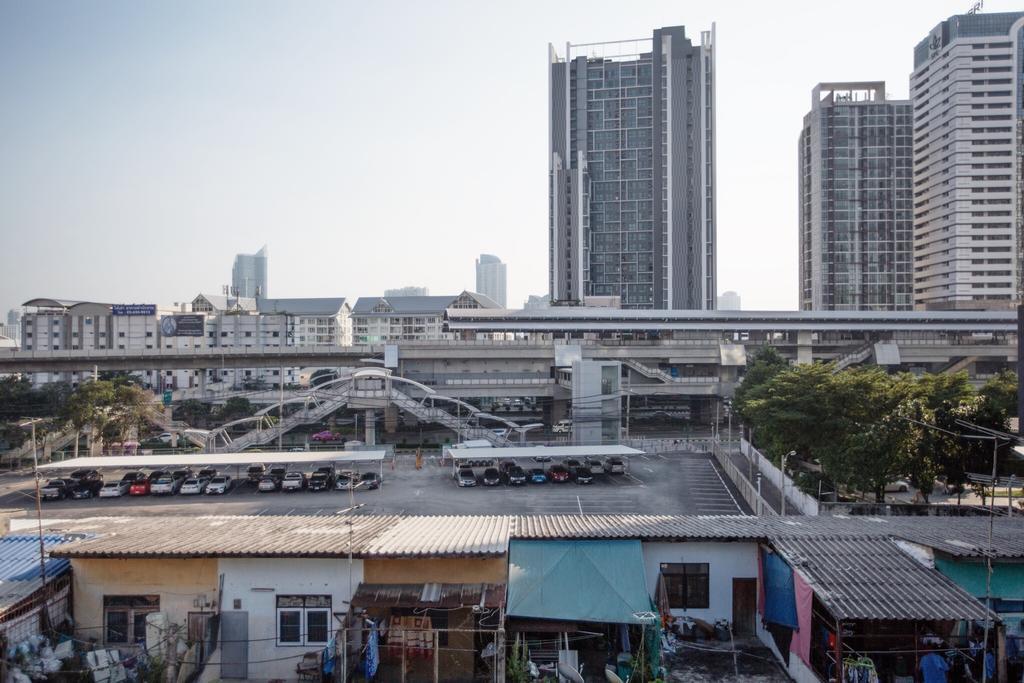 Vera Nidhra - Self Check-In After 6Pm Bed & Breakfast Bangkok Exterior photo