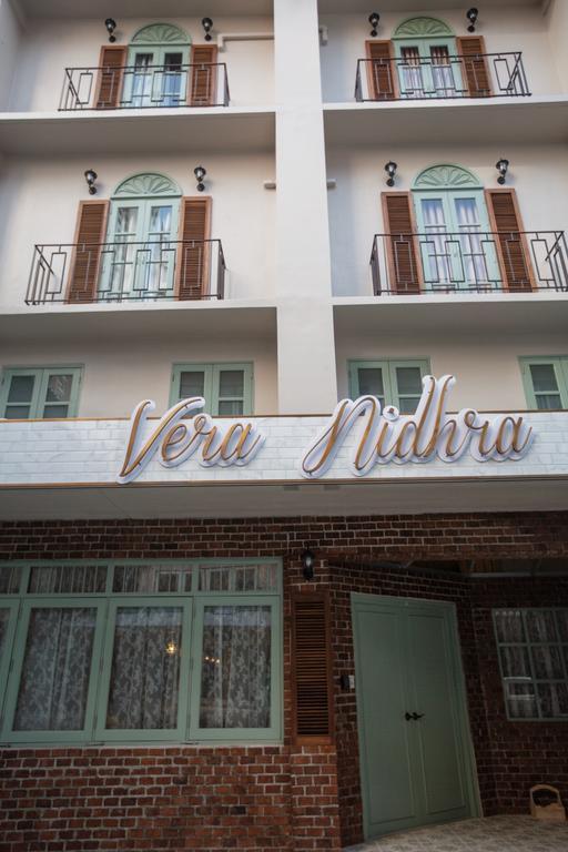 Vera Nidhra - Self Check-In After 6Pm Bed & Breakfast Bangkok Exterior photo